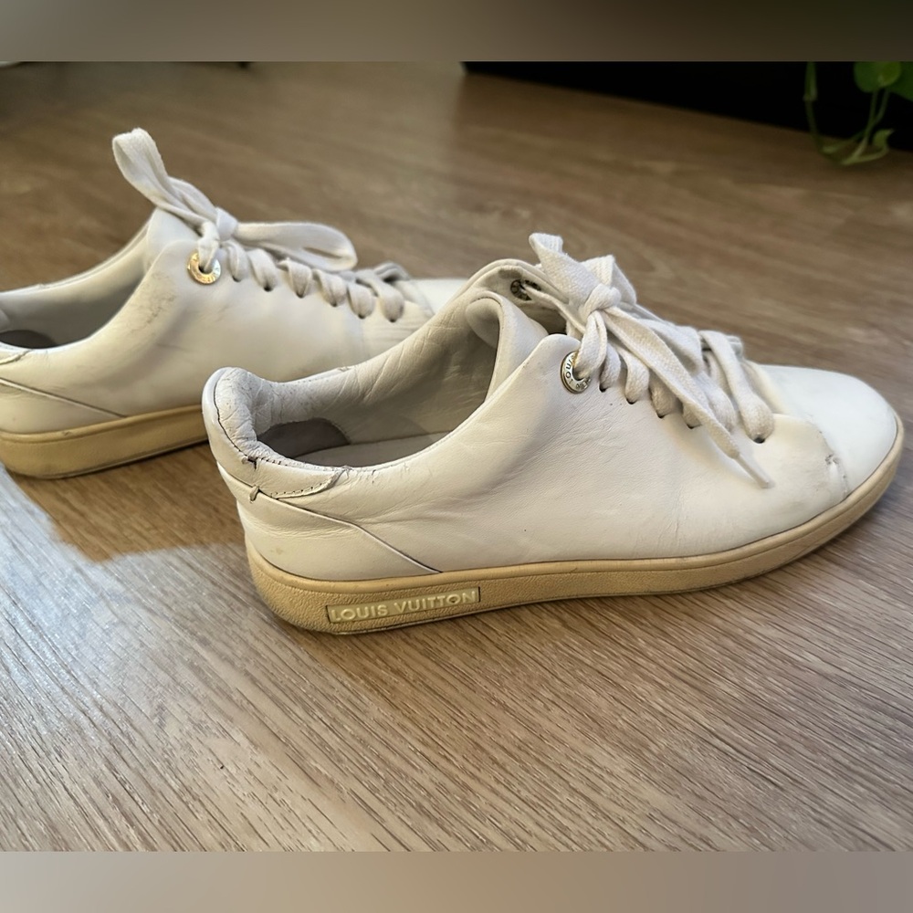 Classic White Sneakers LV - Picture 4 of 7